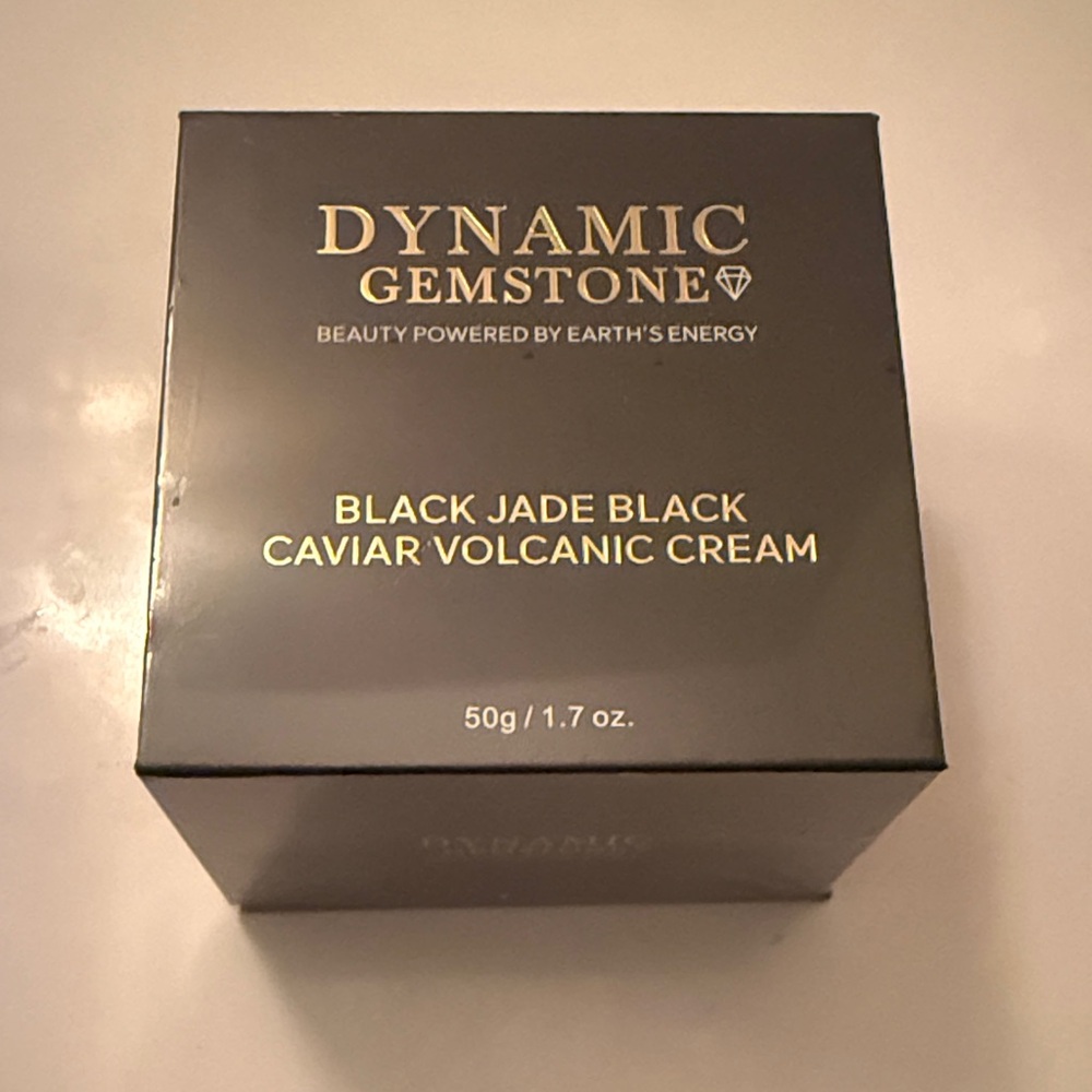 Black Jade Caviar Volcanic Cream - Black